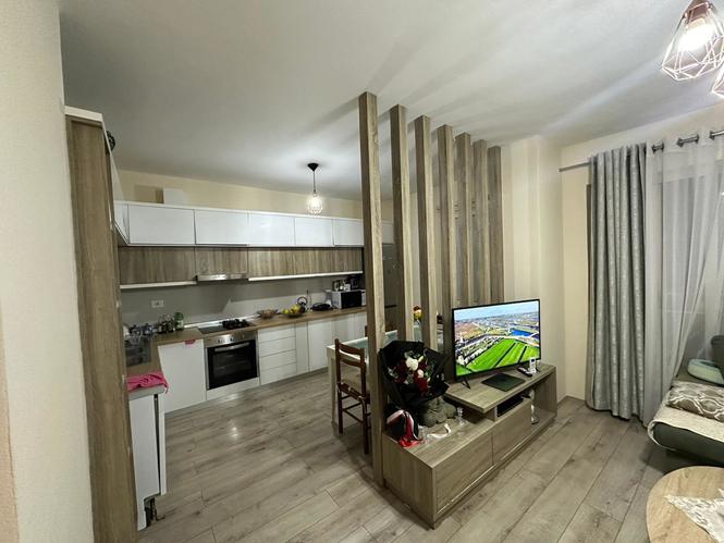 JEPET ME QERA APARTAMENT 1+1 PRANE ISH RAJONIT TË POLICISË