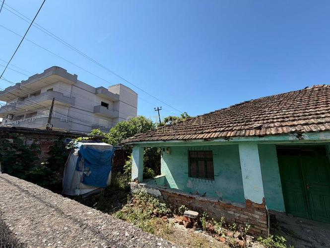 Shitet Shtëpi Private me Oborr dhe Truall 372 m² | Treshi –