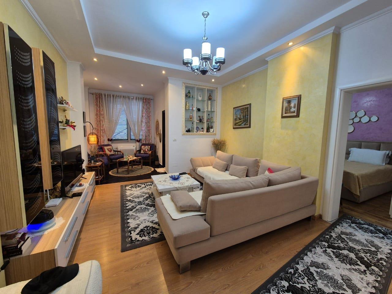 SHITET-APARTAMENT-2+1+2-AFER-STADIUMIT-DINAMO