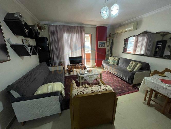 0683487469 Qera, Apartament 2+1+2, Unaza e Re, Tiranë.