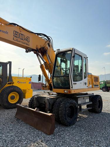 Okazion Eskavator me goma Liebherr 904