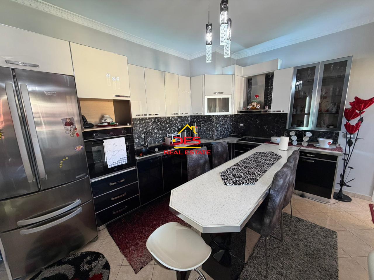 ----SHITET-APARTAMENT-1+1+-VERANDË-PRANË-KISHËS-ORTODOKSE