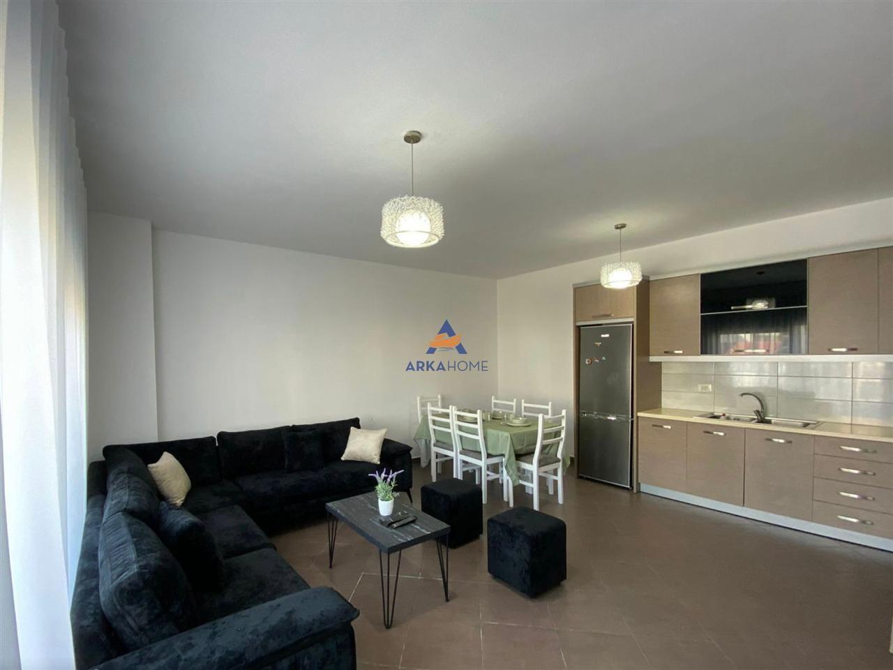 JEPET-APARTAMENT-ME-QERA-2+1+2-BALLKONE--TE-ZOGU-I-ZI--800-E