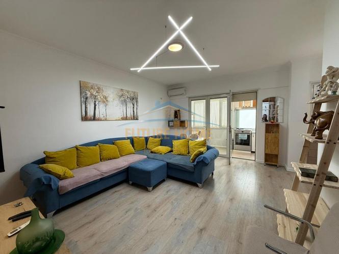0683487469 Shitet, Apartament 3+1+2+Parkimi, Liqeni i Thate