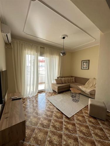 Apartament Me Qera 2+1+2 Astir Buze Rrugës Kryesore