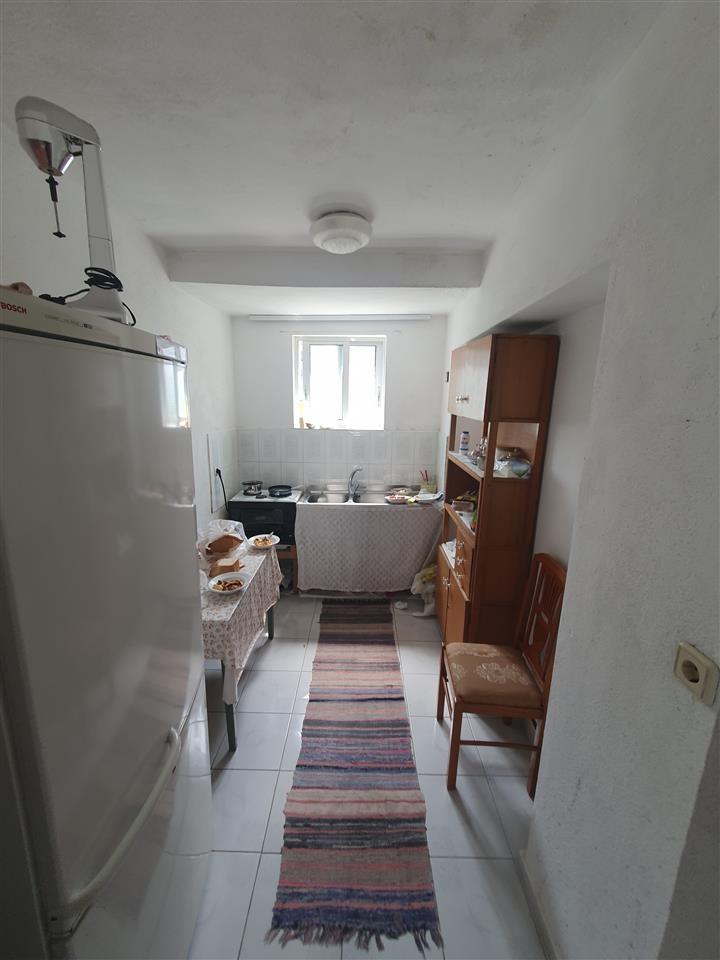 Apartment-Shtepi-Pallat-1985