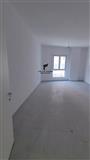 SHITET APARTAMENT 2+1 RRUGA E BARRIKADAVE 215.000 EURO