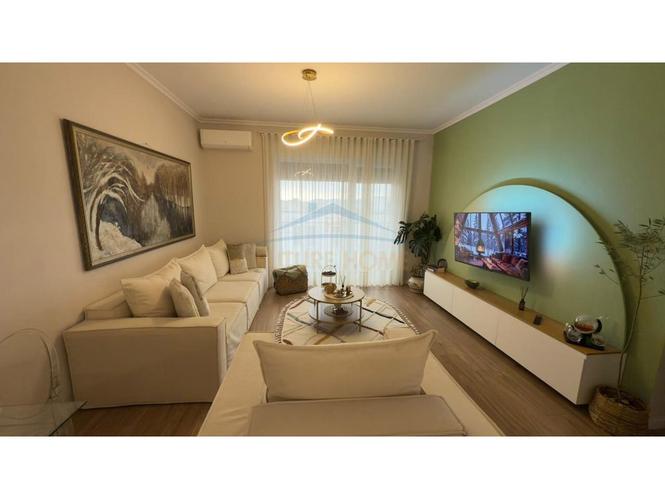 Shitet apartament 2+1+2+post parkimi Bulevardi i ri Tirane