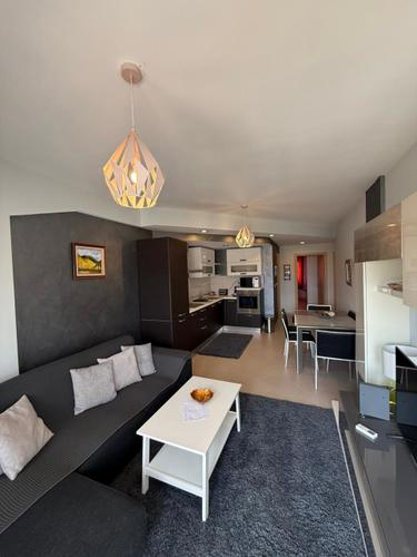 Apartament 2+1 Me Qira pamje deti + post parkimi në Plazh, D