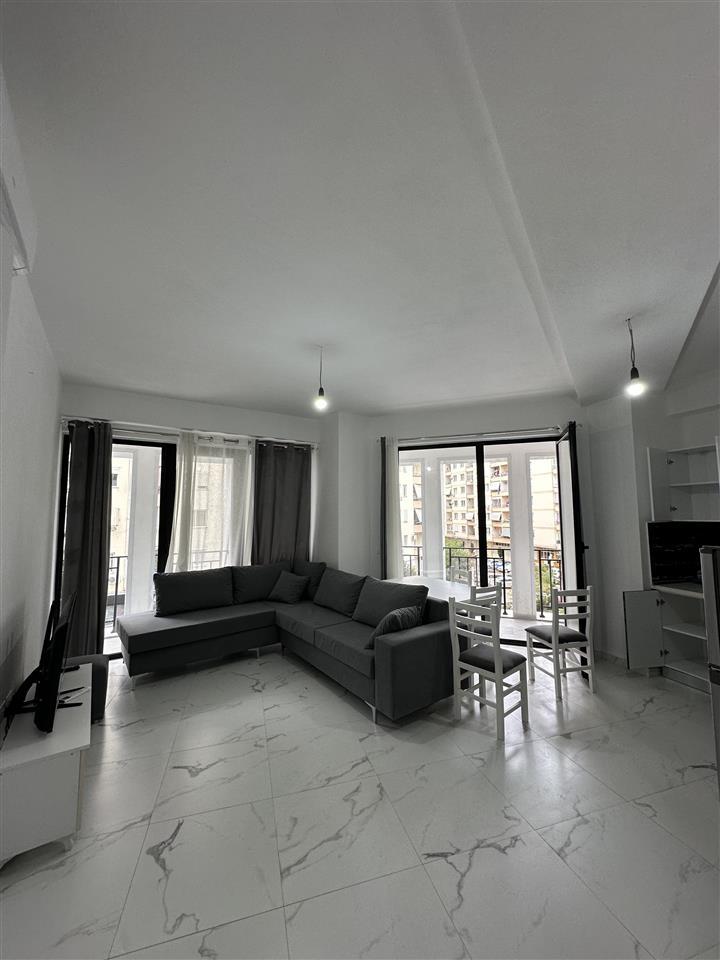 Jepet-apartament-2+1-me-qera-astir
