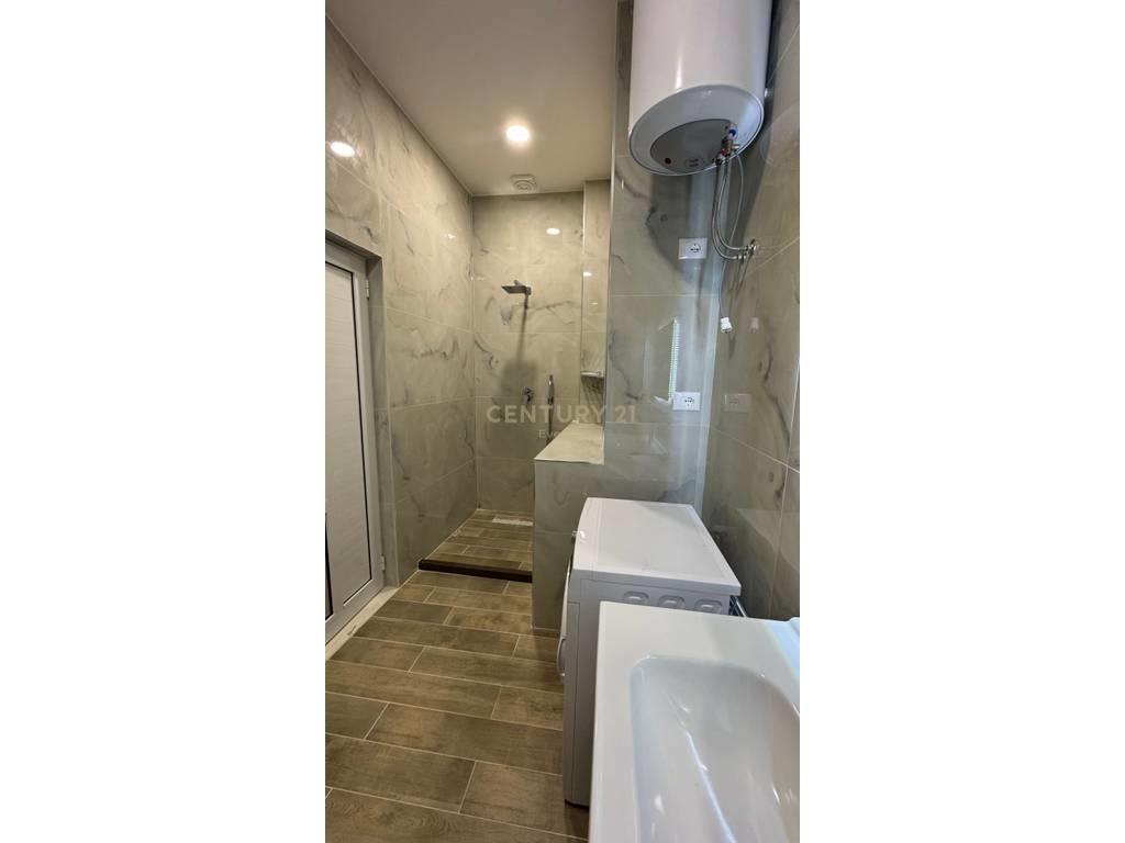 0677157705-QENDER--APARTAMENT-1+1-PER-SHITJE