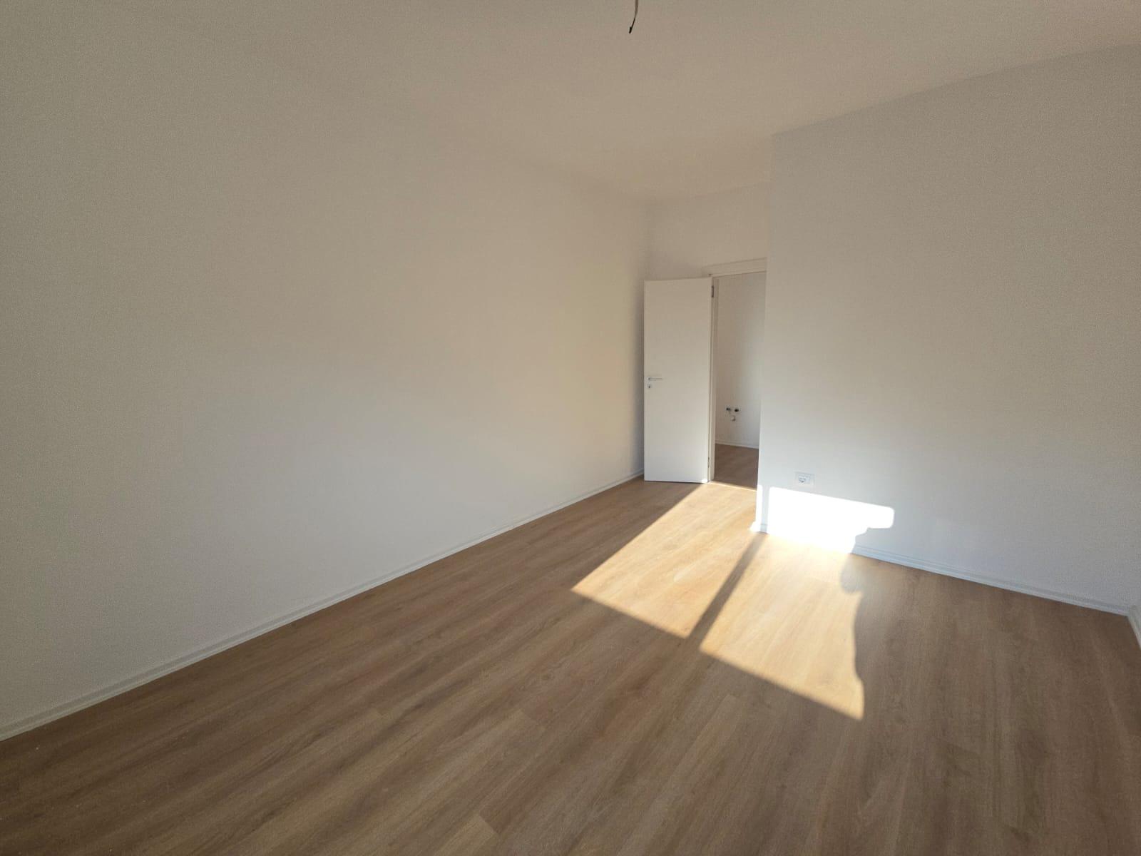 SHITET-SUPER-APARTAMENT-1+1-NE-PLAZH-ILIRIA-DURRES