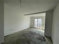 Shitet apartament 2+1+2 + 300 m2 verande!