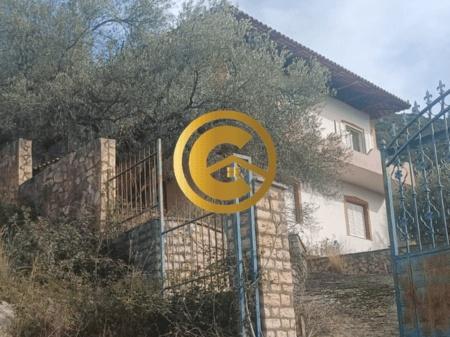 Vilë-2-katëshe-në-shitje-në-Rusan--Delvinë
