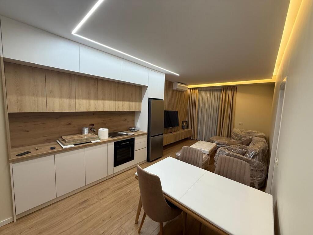 Jepet-me-qira-apartament-2+1----Mine-Peza