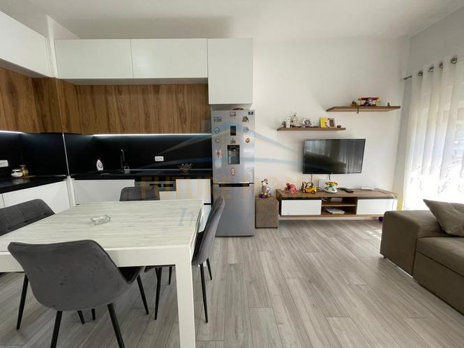 0693769552,Shitet, Apartament 2+1+2, Kompleksi Mangalem