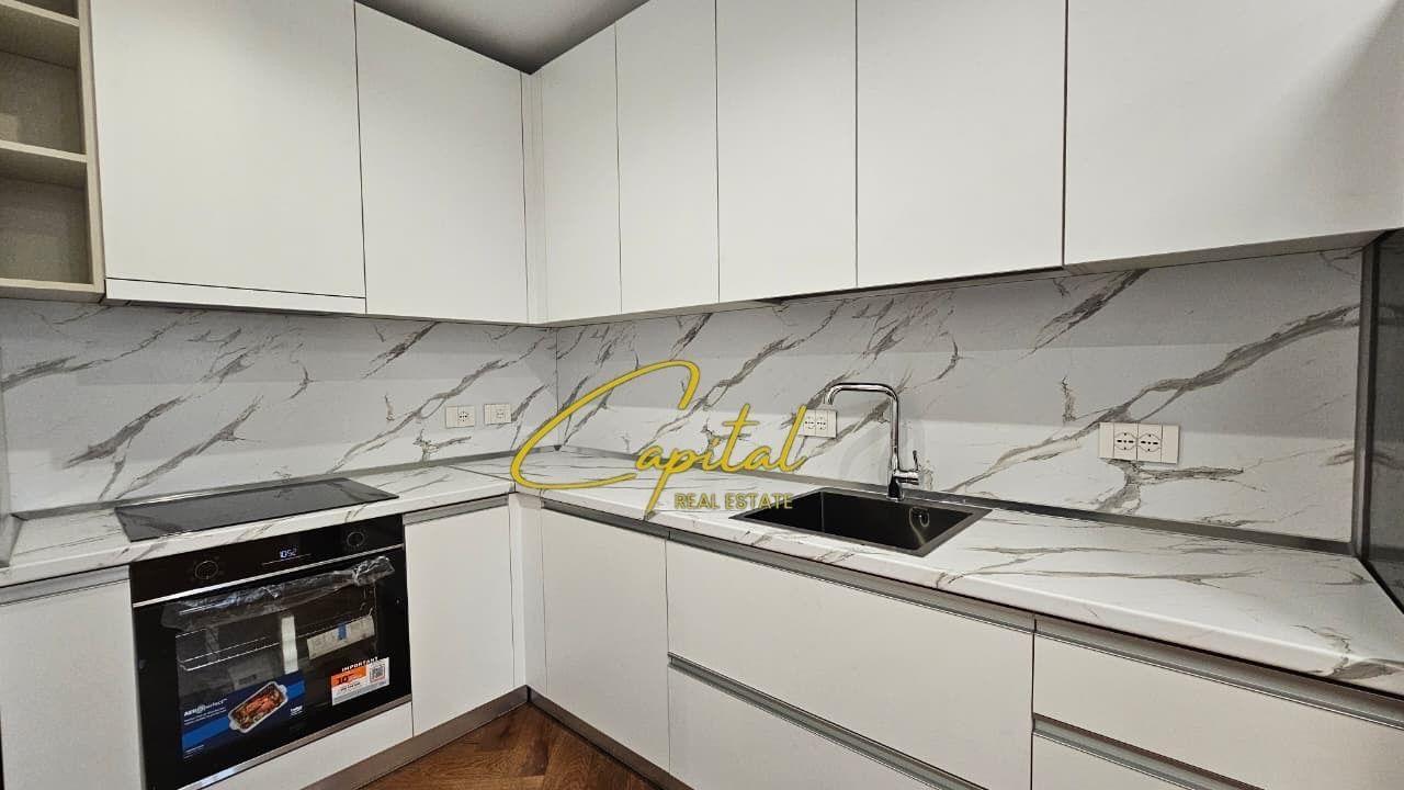 APARTAMENT-ME-QERA-2+1-QENDER-1-400-EURO