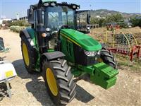 Traktor JOHN DEERE 6090M