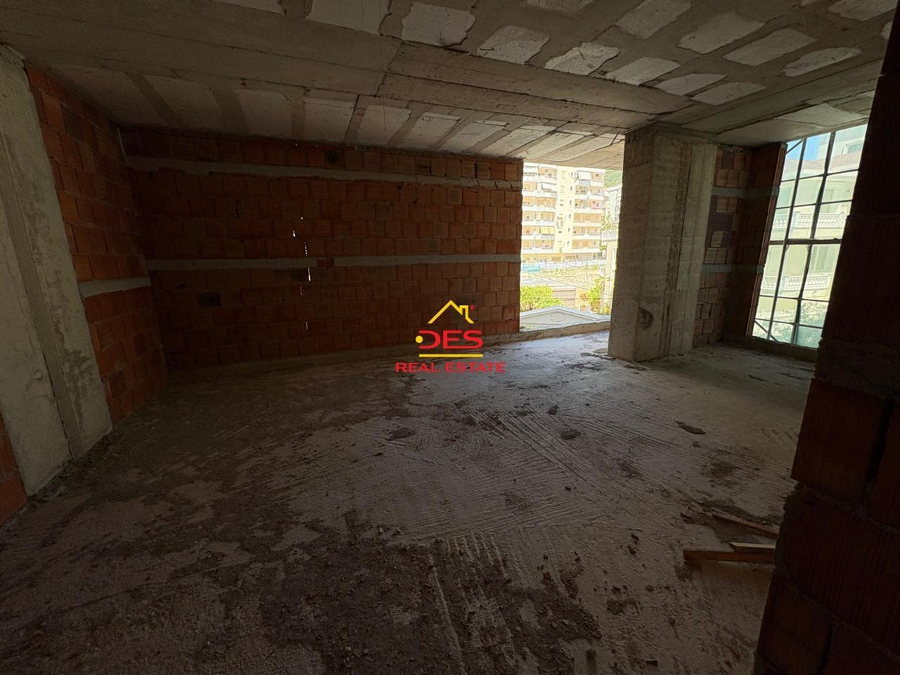 -----SHITET-APARTAMENT-2+1-NË-REZIDENCËN--POSEIDON---VLORË