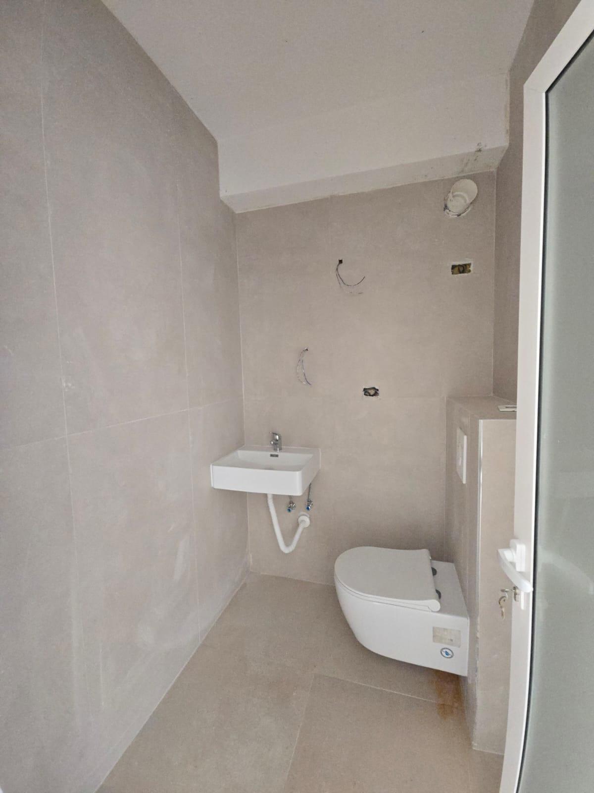 SHITET-SUPER-APARTAMENT-1+1-NE-PLAZH-ILIRIA-DURRES