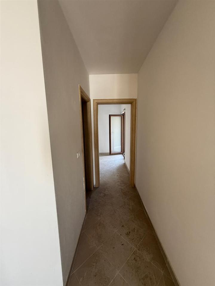 SHITET-APARTAMENT-3+1+2-ZONA-VOLLGES-DURRES
