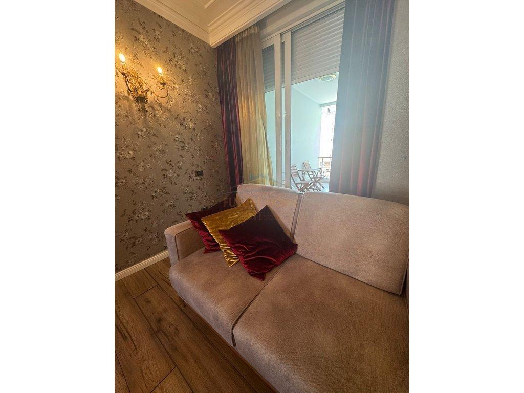 Shitet--Apartament-2+1+2--Bllok--Tirane-