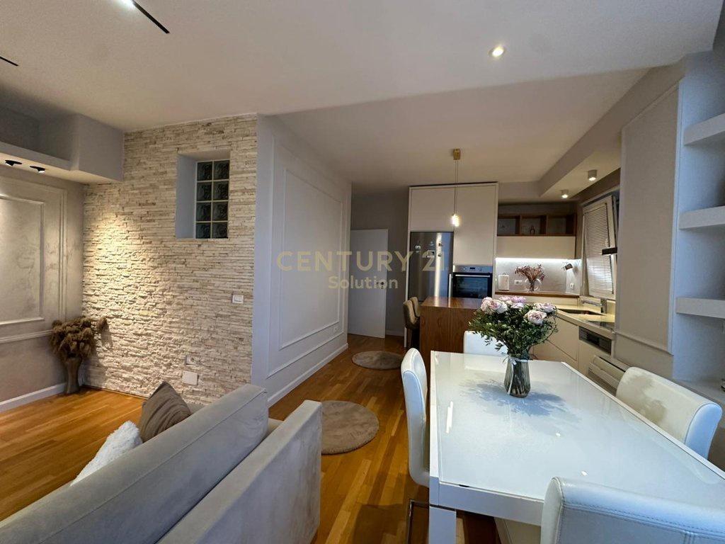 APARTAMENT-2+1+2+-VERANDE-PER-SHITJE-NE-ASTIR-