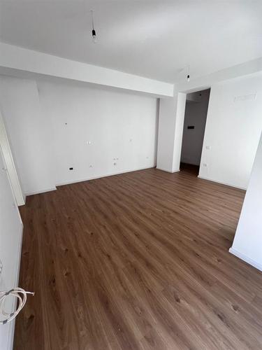 Shitet apartament ne Ali Dem