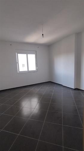 Jepet me qera Apartamenti 2+1 Fier pran etc