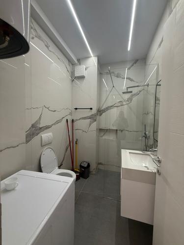 Apartament 2+1+2 me post parkimi me qira , Liqeni i Thate