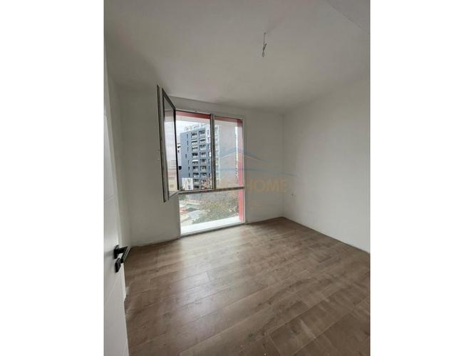 Shitet Apartament 1+1 Farmacia 10