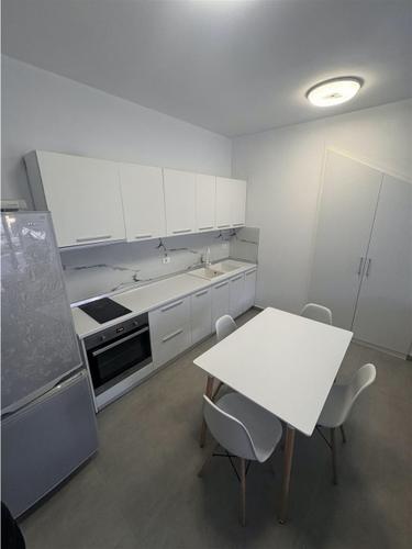 JEPET APARTAMENT ME QERA 2+1 KODRA E DIELLIT 1