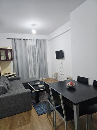 Jepet me qira apartament 1+1