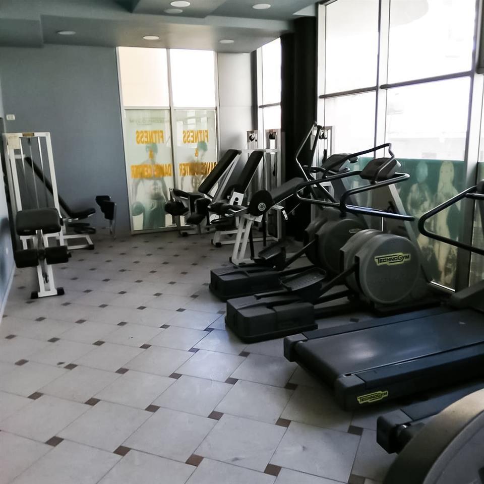 Shitet-Biznesi-te-Kazazi--Durres