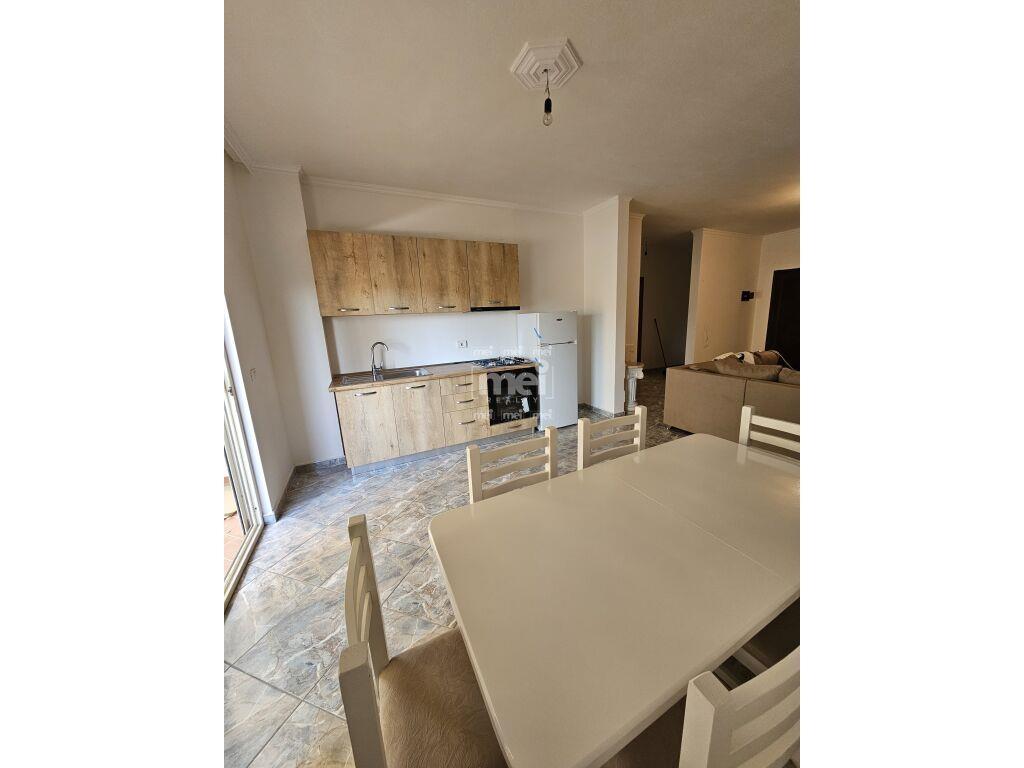 JEPET-ME-QIRA-APARTAMENT-2+1-TEK-RRUGA-E-KUMINIT-