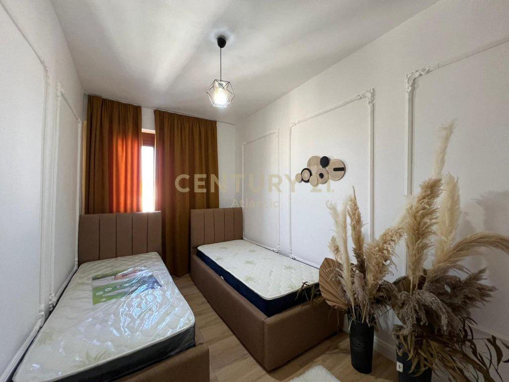 SHITET-APARTAMENT-2+1-I-MOBILUAR-NE-PLAZH-HEKURUDHA-DURRES--