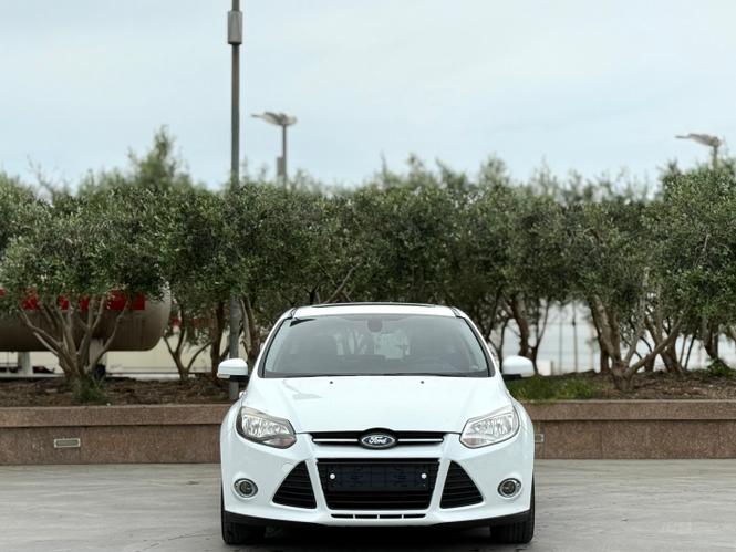 SHITET FORD FOCUS ( automat )
