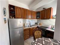 0696044432Shitet, Apartament 2+1, tek Markata, Durres