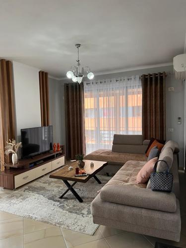 Shitet apartament 2+1+2 ne Astir