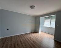 0697018699Shitet, Apartament 2+1, Oxhaku, Tiranë