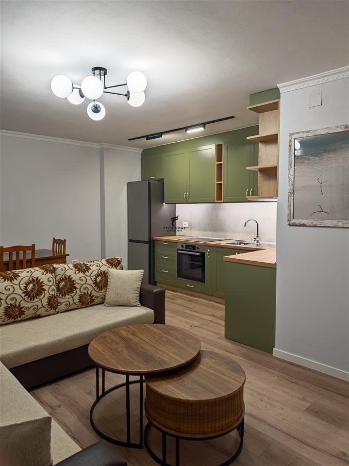 APARTAMENT-ME-QERA-1+1-QENDER-700-EURO