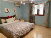 Shitet, Apartament 2+1, Myslym Shyri, Tiranë.