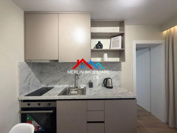 SHITEN-DY-GARSONIERE-PER-QERA-DITORE-TEK-21-DHJETORI-