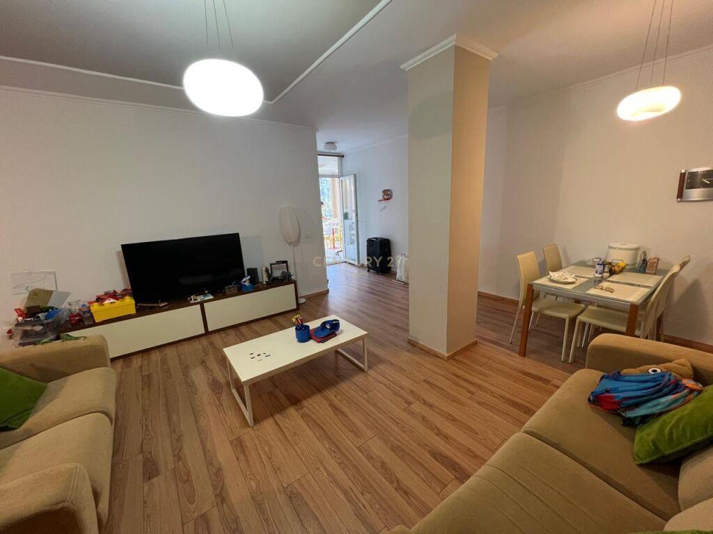 SHITET-APARTAMENT-2+1+2-NE-SUPER-LOKACION--BLLOK-