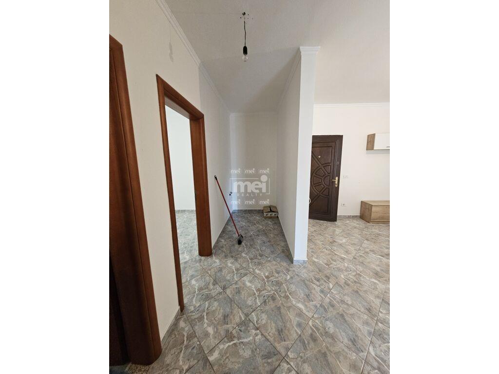 JEPET-ME-QIRA-APARTAMENT-2+1-TEK-RRUGA-E-KUMINIT-
