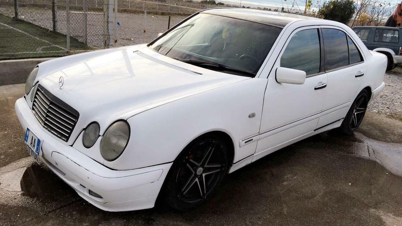 Shitet-E-Class-