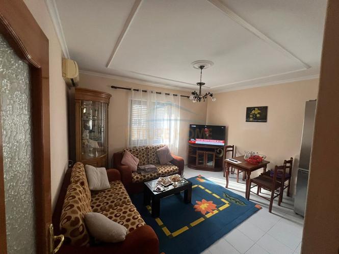 JEPET ME QERA APARTAMENT 2+1 TEK PAZARI I RI