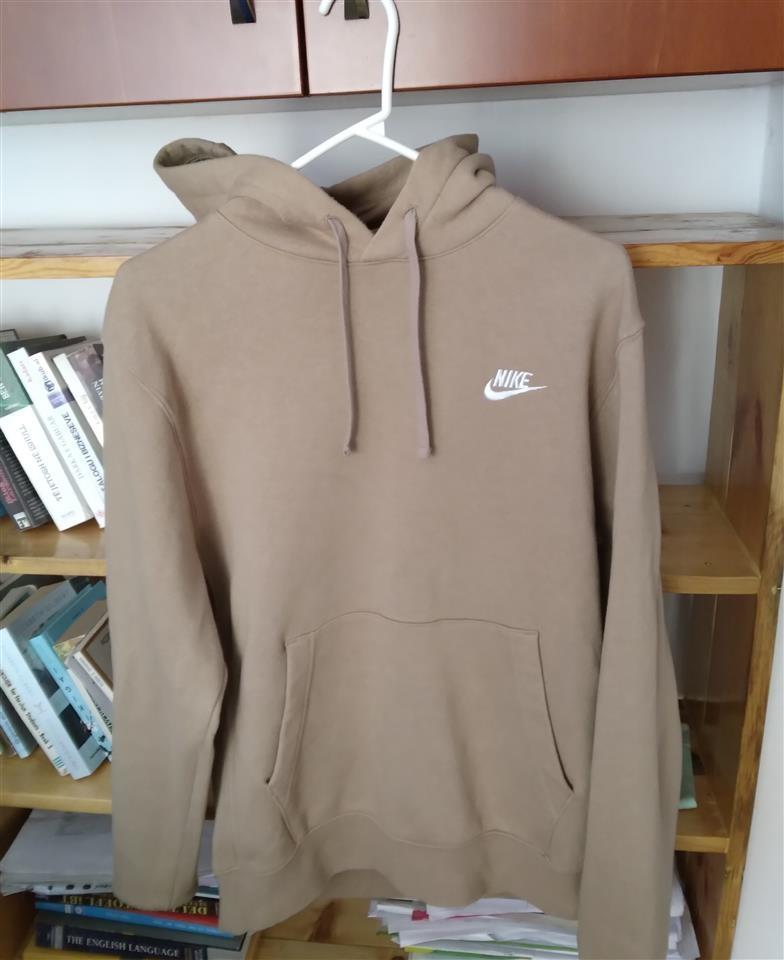Tute 2025 nike false