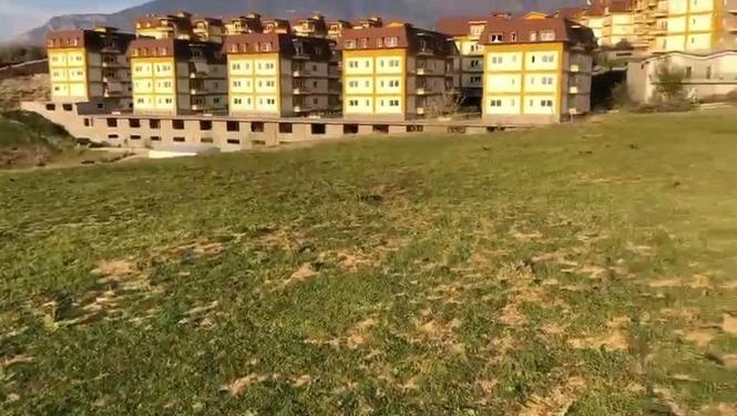 Shitet Truall per Ndertim ne Farkë ose me % ndertimi