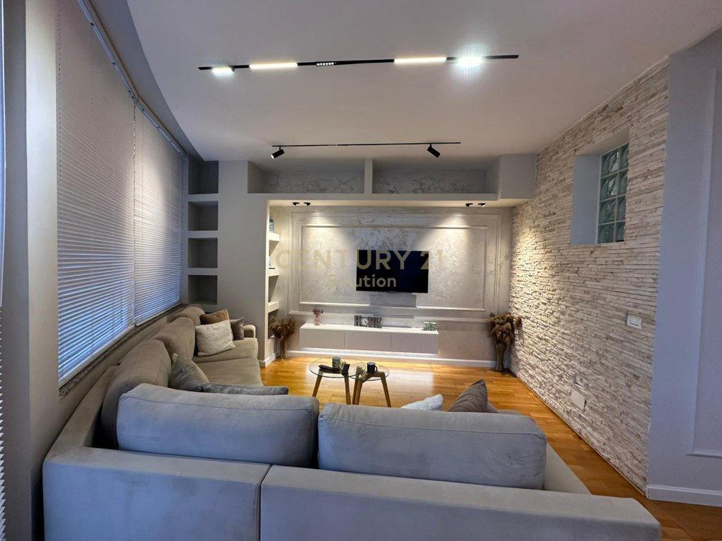 APARTAMENT-2+1+2+-VERANDE-PER-SHITJE-NE-ASTIR-